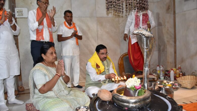 એકતાનગર ગોરા ઘાટ ખાતે “માં નર્મદા મૈયાના” દર્શન કરી મહાઆરતીમાં સહભાગી બનતા કેન્દ્રીય મંત્રી પ્રહલાદભાઈ જોષી