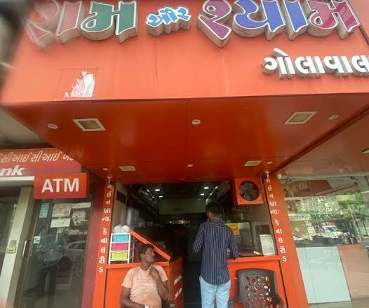 રાજકોટ મહાનગરપાલિકાના ફૂડ વિભાગ દ્વારા ફૂડ સેફ્ટી ઓન વ્હીલ્સ વાન સાથે માંડા ડુંગર, આજીડેમ ચોકડી, ભાવનગર રોડ વિસ્તારમાં ચકાસણી હાથ ધરવામાં આવી