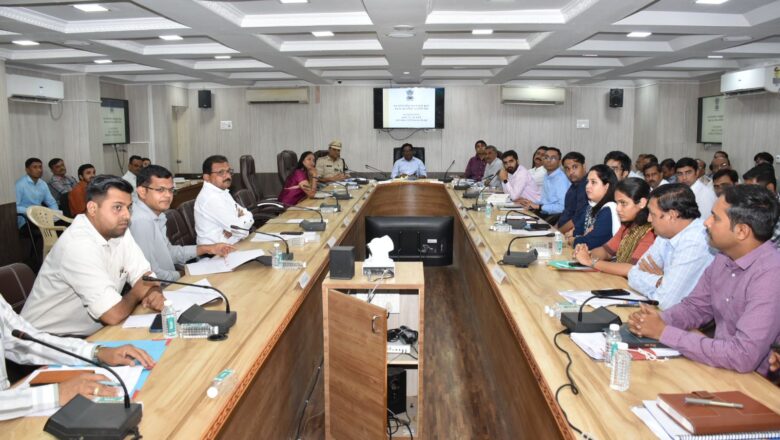 નવનિયુક્ત કલેક્ટર દિલીપકુમાર રાણાના અધ્યક્ષસ્થાને જિલ્લા સંકલન સહ ફરિયાદ સમિતિની બેઠક યોજાઈ