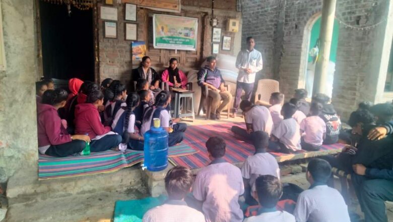 તાપી જિલ્લાના વનસ્થલી આશ્રમશાળાના ૪૨ વિધાર્થીઓએ મહુવા તાલુકાના વડીયાના પંચસ્તરીય પ્રાકૃતિક કૃષિ ફાર્મની મુલાકાત લીધી