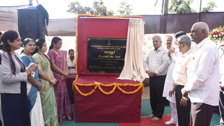 વલસાડ શહેરના વિકાસ માટે મંત્રી કનુભાઈ દેસાઈ નાં હસ્તે વિવિધ જગ્યા એ કરવામાં આવ્યું ખાતમુહૂર્ત