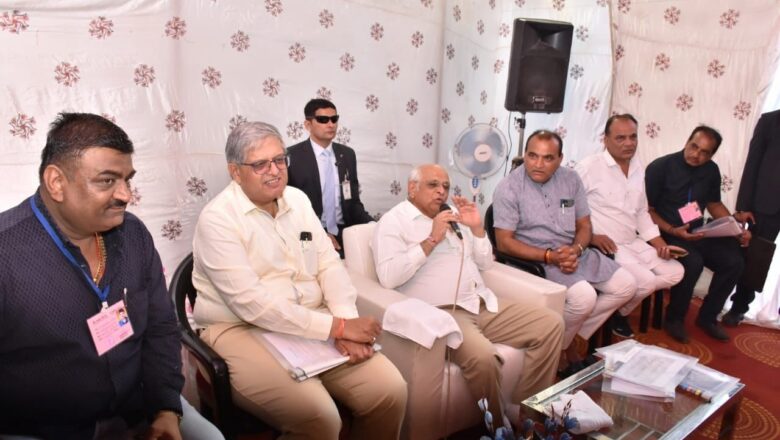 મુખ્યમંત્રી ભૂપેન્દ્ર પટેલે પ્રવાસ દરમિયાન જિલ્લાની સ્થાનિક સ્વરાજ્યની સંસ્થાઓની કામગીરીની સ્થળ પર સમીક્ષાનો અભિગમ અપનાવ્યો