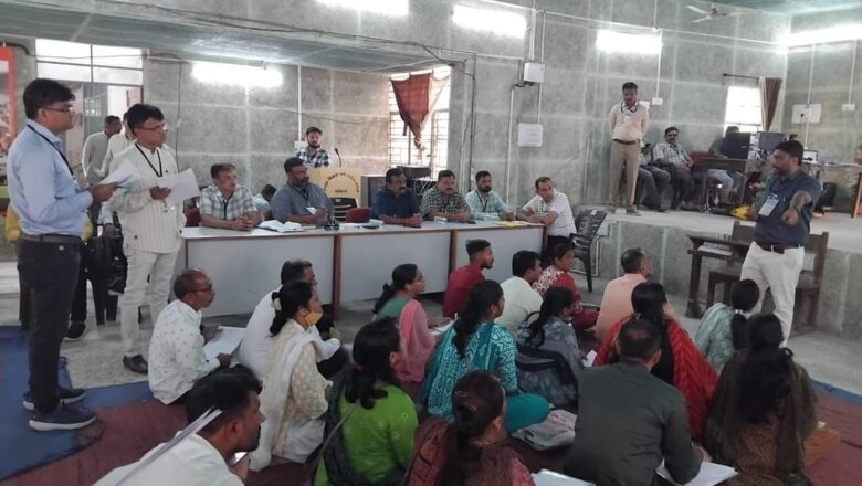 રાજ્યમાં સૌ પ્રથમ વખત વડોદરામાં ટેક્નોલોજીનો ઉપયોગ કરી યોજાયો શિક્ષકોની બદલીનો કેમ્પ