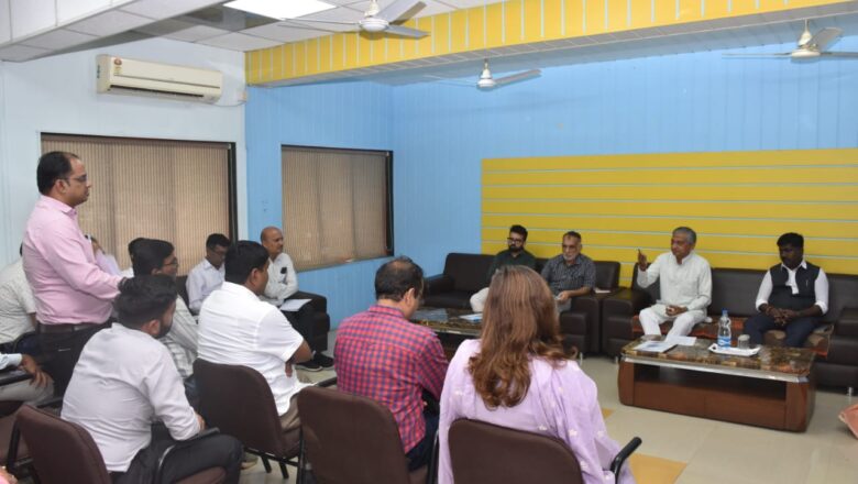 ડાંગ જિલ્લામા પાણીની સમસ્યાના નિરાકરણ અંગે મંત્રી કુંવરજીભાઈ બાવળીયાએ સિંચાઈ વિભાગના અધિકારીઓ સાથે યોજી રીવ્યુ બેઠક :