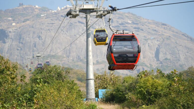 રાજ્યમાં પર્વતો પર આવેલા યાત્રાધામો સુધી પહોંચવા ગત વર્ષે ૪૭ લાખથી વધુ યાત્રાળુઓએ માણ્યો ઉડનખટોલાનો આંનદ