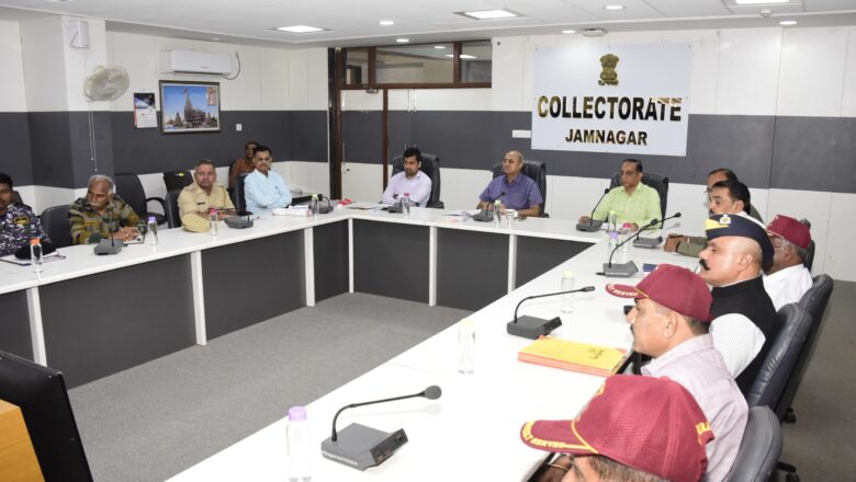 જિલ્લા કલેકટર કેતન ઠક્કરના અધ્યક્ષ સ્થાને સૈનિક કલ્યાણ અને પુનર્વસવાટ સમિતિની બેઠક યોજાઇ