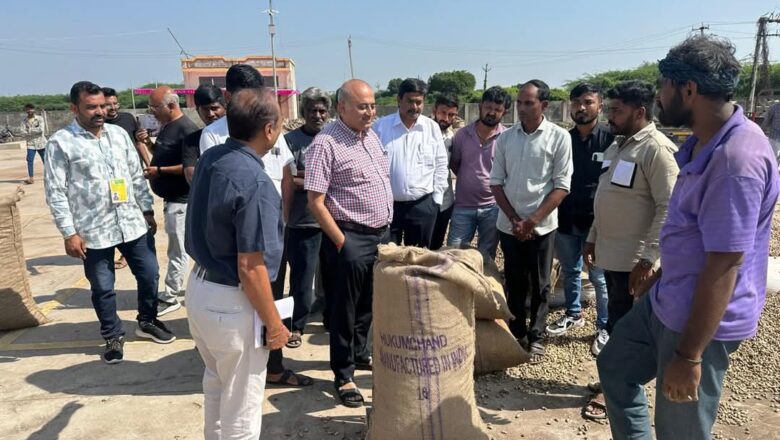 જામનગર કલેક્ટરએ હાપા માર્કેટિંગ યાર્ડની મુલાકાત લીધી