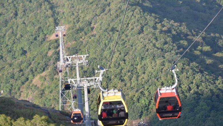 જૂનાગઢ જિલ્લો અનેકવિધ વિશેષતાઓથી સમૃદ્ધ છે