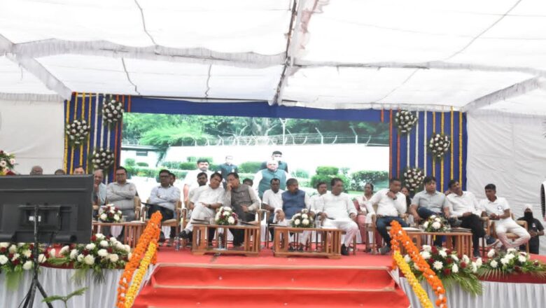 નવસારી અને વલસાડ જિલ્લામાં સિંચાઈ સુવિધાઓના સુદ્રઢિકરણ માટે રૂ. ૨૦૦ કરોડના વિકાસકામોનું ખાતમુહૂર્ત સંપન્ન