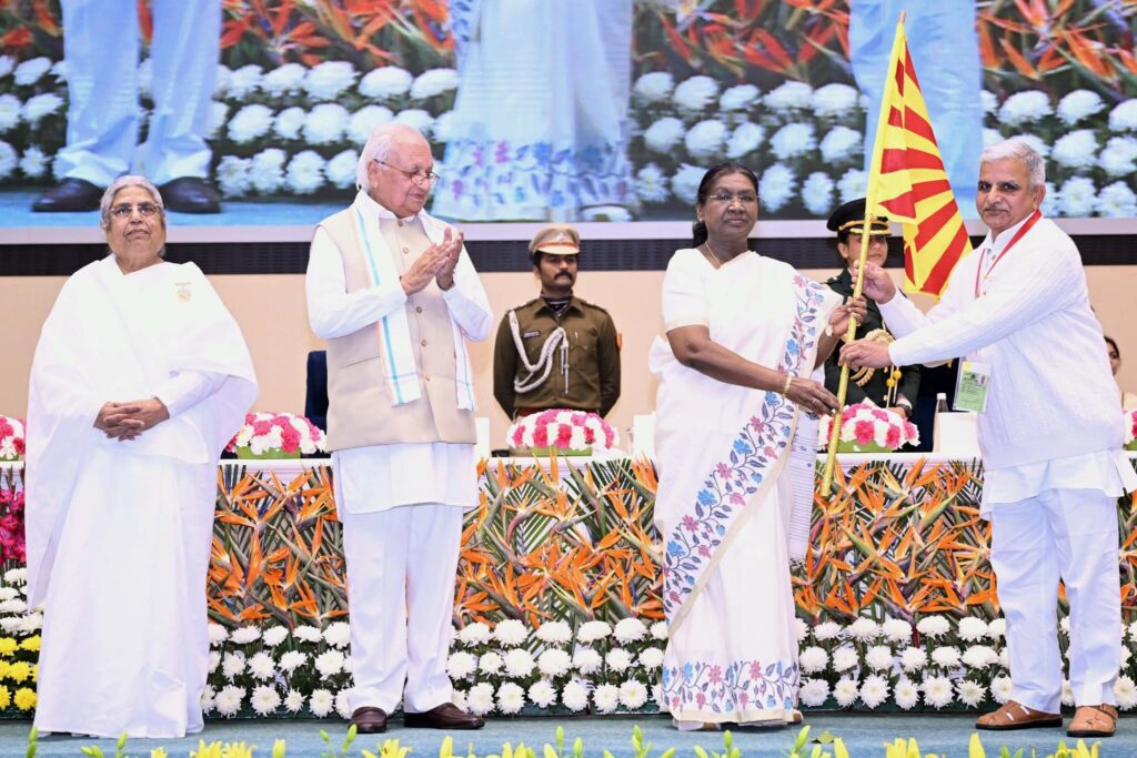 राष्ट्रपति श्रीमती द्रौपदी मुर्मु ने अखिल भारतीय सम्मेलन का उद्घाटन किया, ब्रह्म कुमारी के राष्ट्रव्यापी अभियान ‘सशक्त भारत के लिए कर्मयोग’ की शुरुआत की