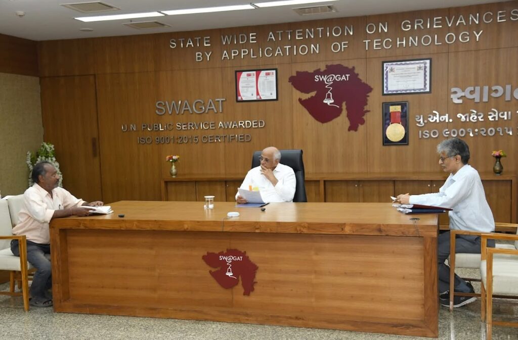 રજૂઆત કર્તાનું કામ નિયમાનુસાર થવા પાત્ર હોય તો તાત્કાલિક પૂરું કરી આપવું જોઈએ
