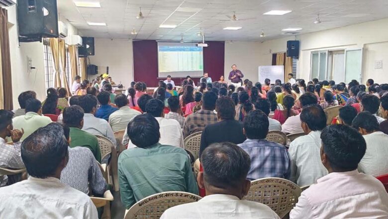 દાહોદ ખાતે સંકલિત બાળ વિકાસ સેવા યોજના (ICDS) ની રીવ્યુ બેઠક યોજાઈ